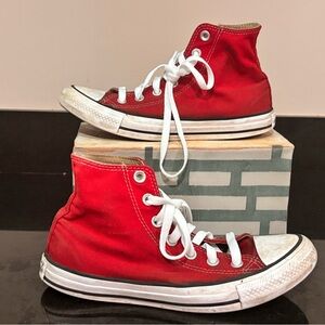 Converse Chuck Taylor All Star Red Men’s 5.5 / Women’s 7 Sneakers